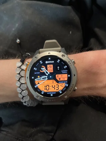 Pantalla Stratos 2 Ultra en la muñeca